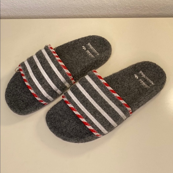 Adidas Adilette Slide Hausschuhe Gray, Red, and White Striped Size 7 - Picture 6 of 10